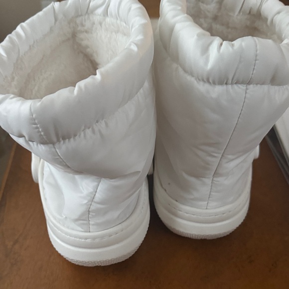 White Crocs Winter Boots - Picture 2 of 5